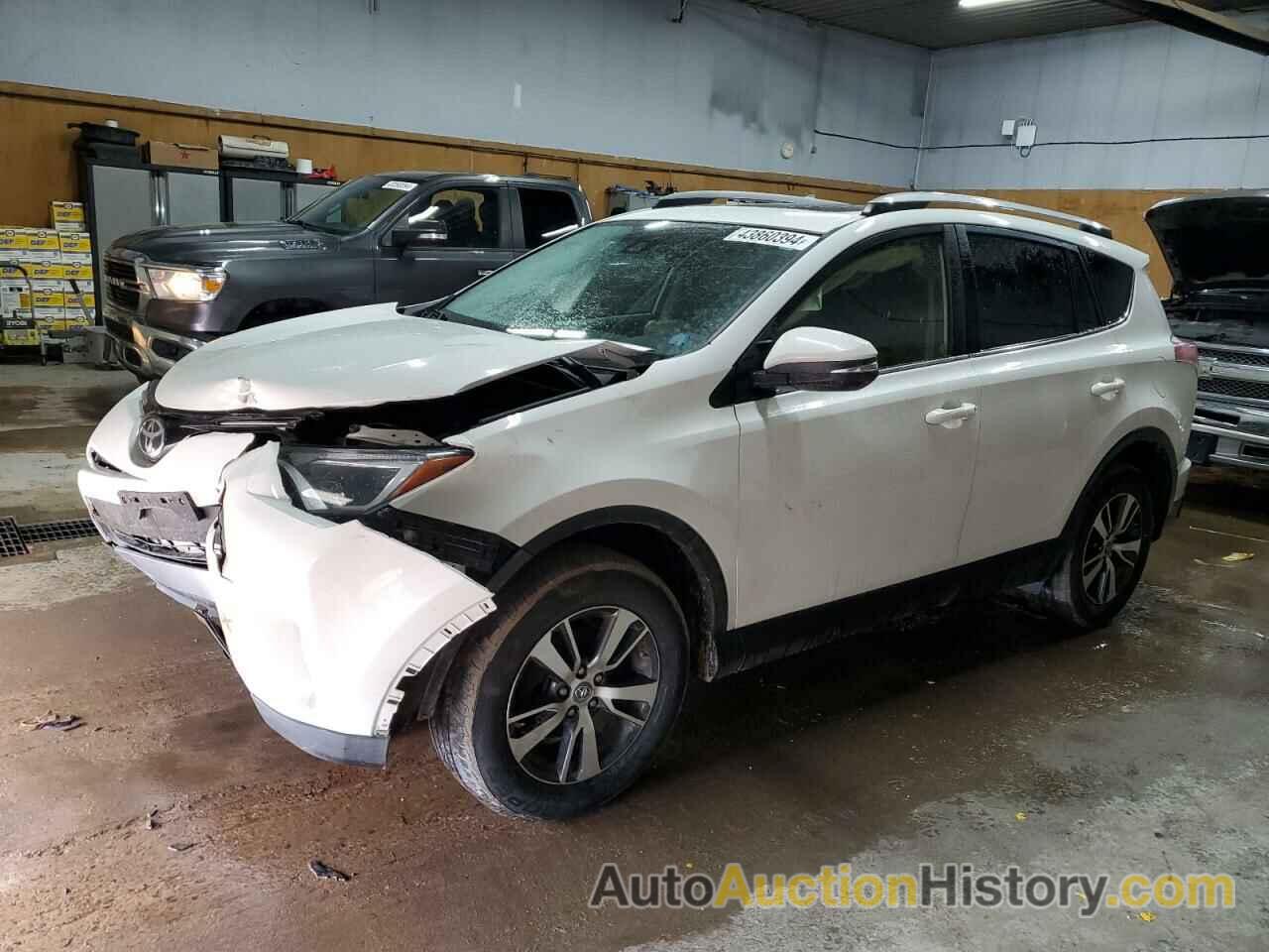 TOYOTA RAV4 XLE, JTMRFREV5HJ174215