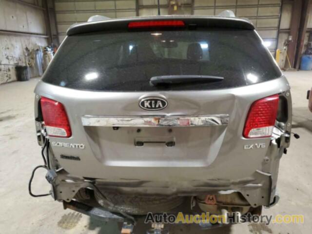 KIA SORENTO EX, 5XYKUDA22BG089913