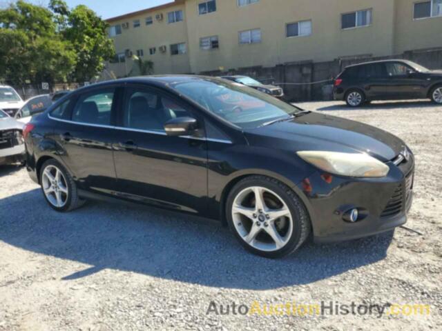 FORD FOCUS TITANIUM, 1FADP3J27DL241157