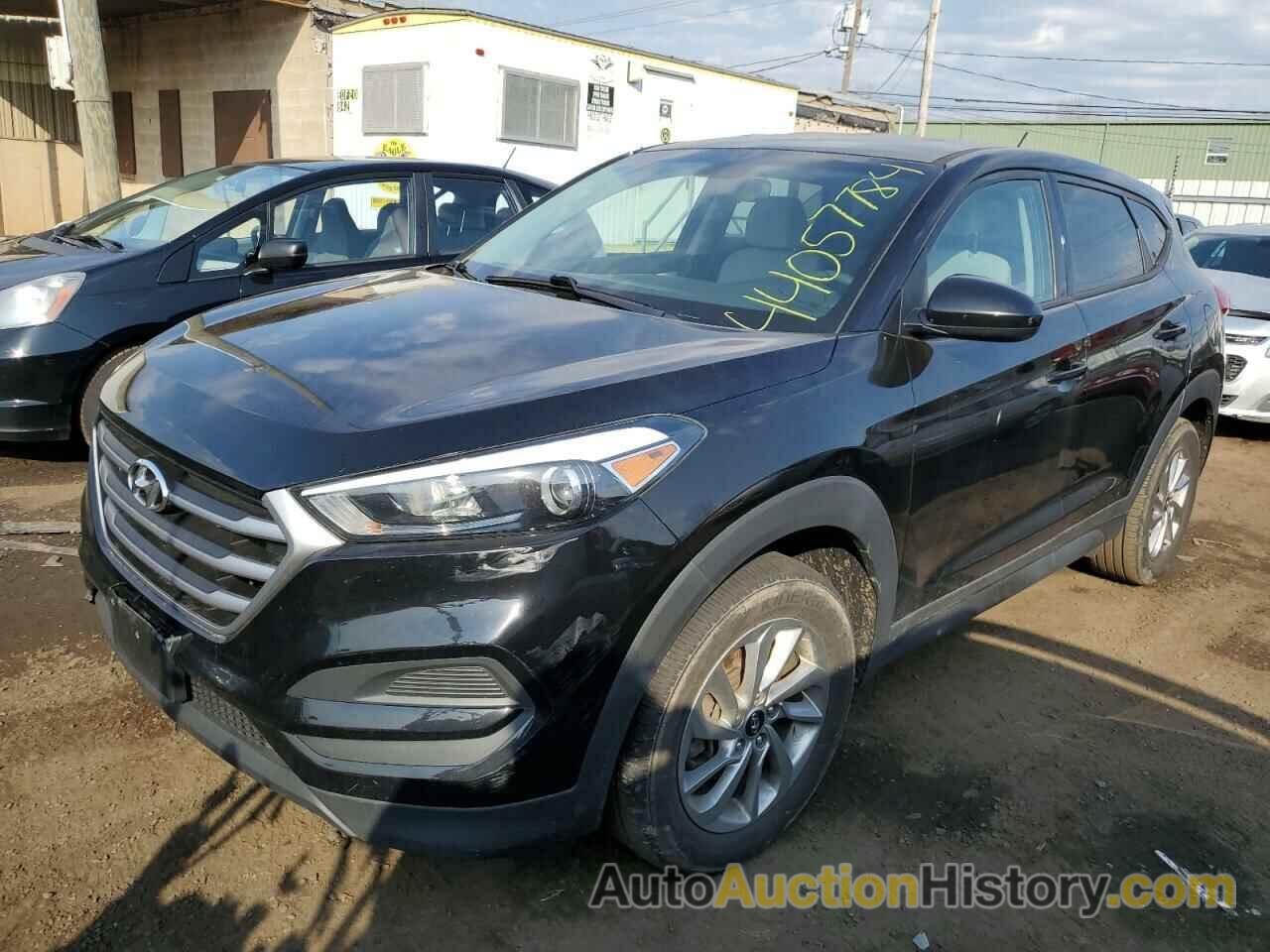 HYUNDAI TUCSON SE, KM8J2CA49JU832685