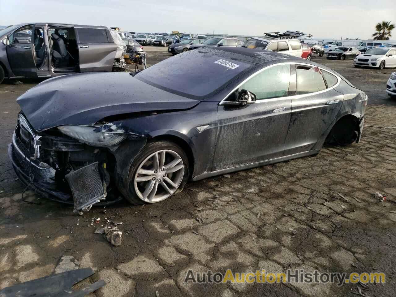 TESLA MODEL S, 5YJSA1H17EFP28660