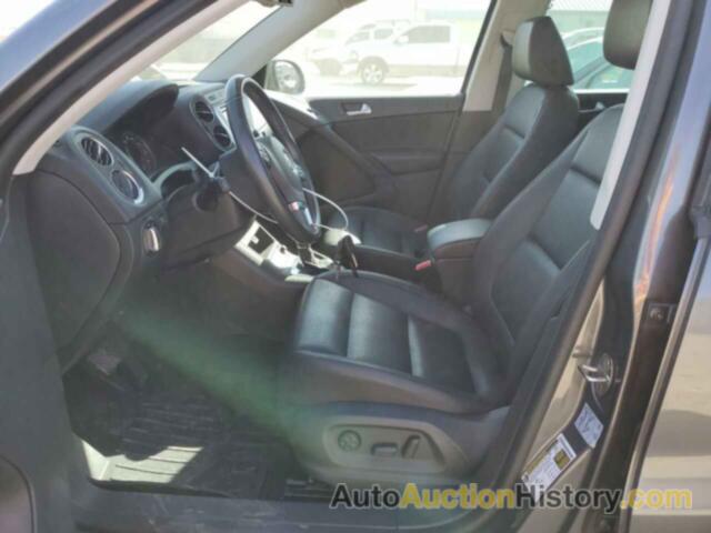 VOLKSWAGEN TIGUAN S, WVGBV7AX1GW613682