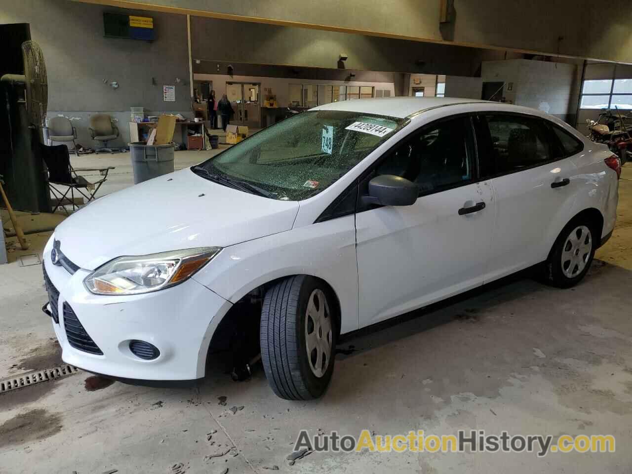 FORD FOCUS S, 1FADP3E28DL149565