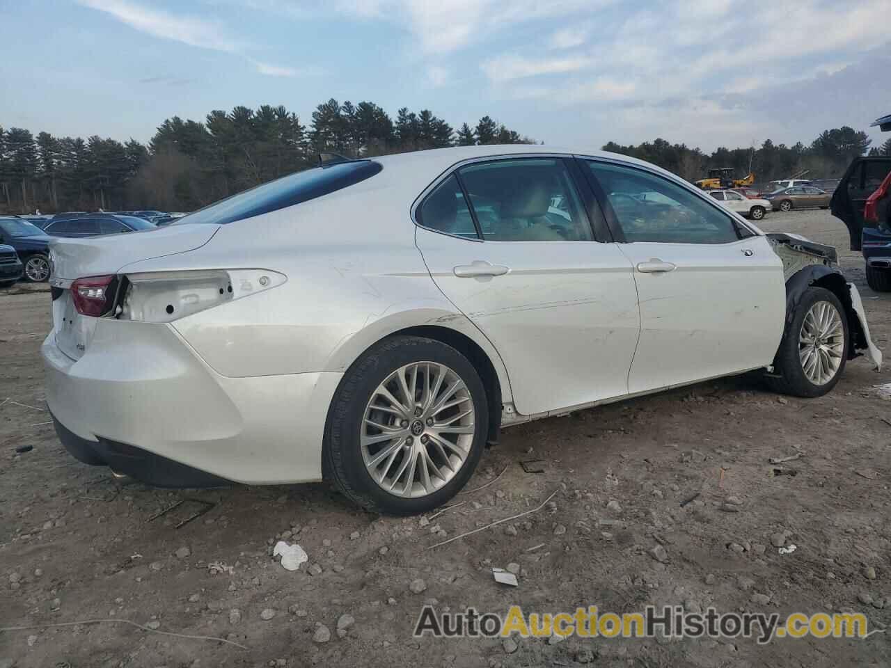 TOYOTA CAMRY XLE, 4T1F11AK6LU940969