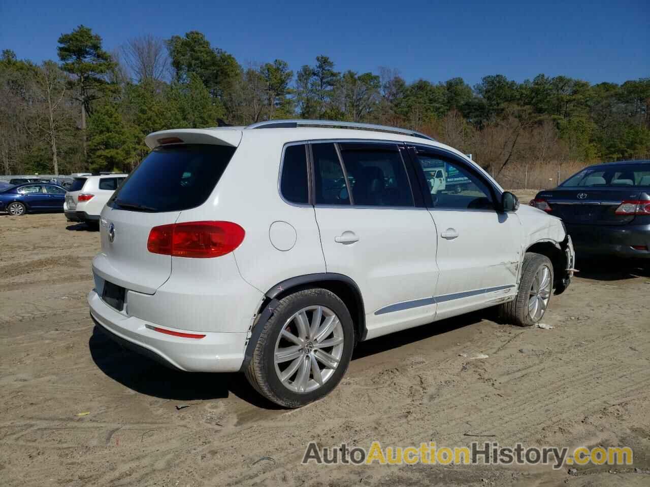 VOLKSWAGEN TIGUAN S, WVGBV7AX1FW061017