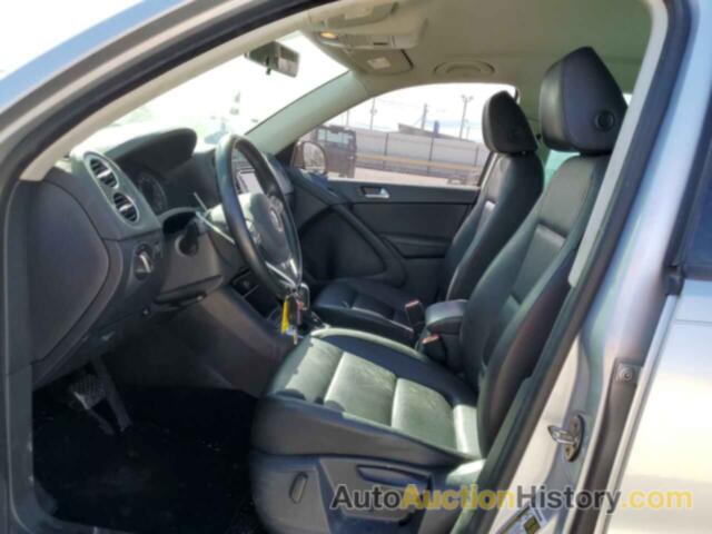 VOLKSWAGEN TIGUAN S, WVGAV7AX2FW561036