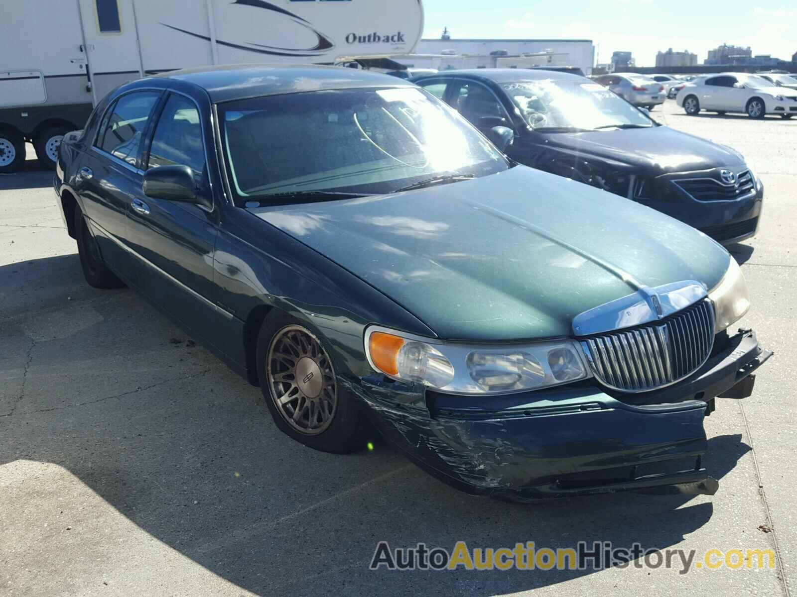 1999 LINCOLN TOWN CAR SIGNATURE, 1LNFM82W0XY603987