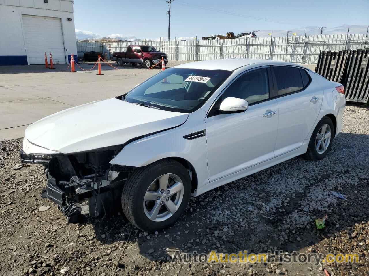 KIA OPTIMA LX, 5XXGM4A78FG400420