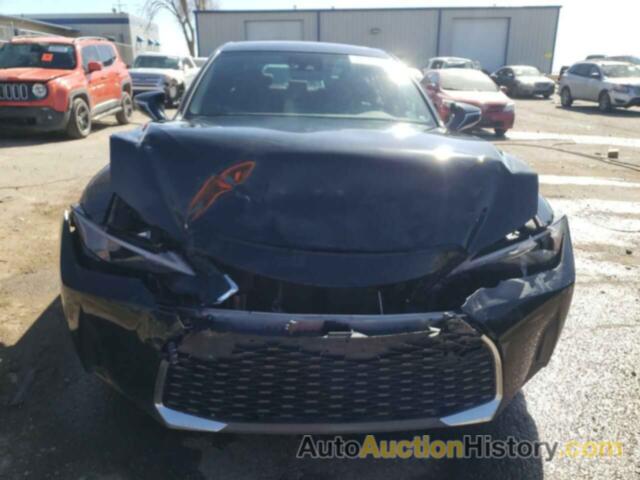 LEXUS IS 300, JTHCA1D22M5117579