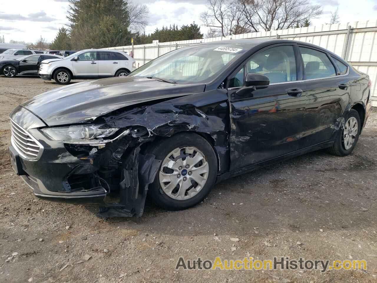 FORD FUSION S, 3FA6P0G74KR162862