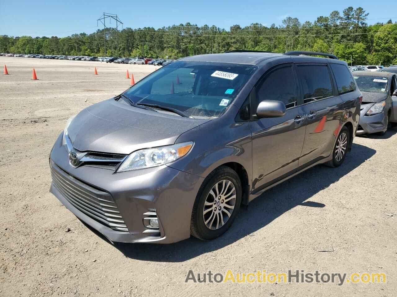 2020 TOYOTA SIENNA XLE, 5TDYZ3DC3LS029685