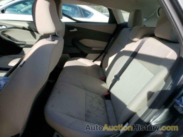 FORD FOCUS SE, 1FADP3K25GL383753