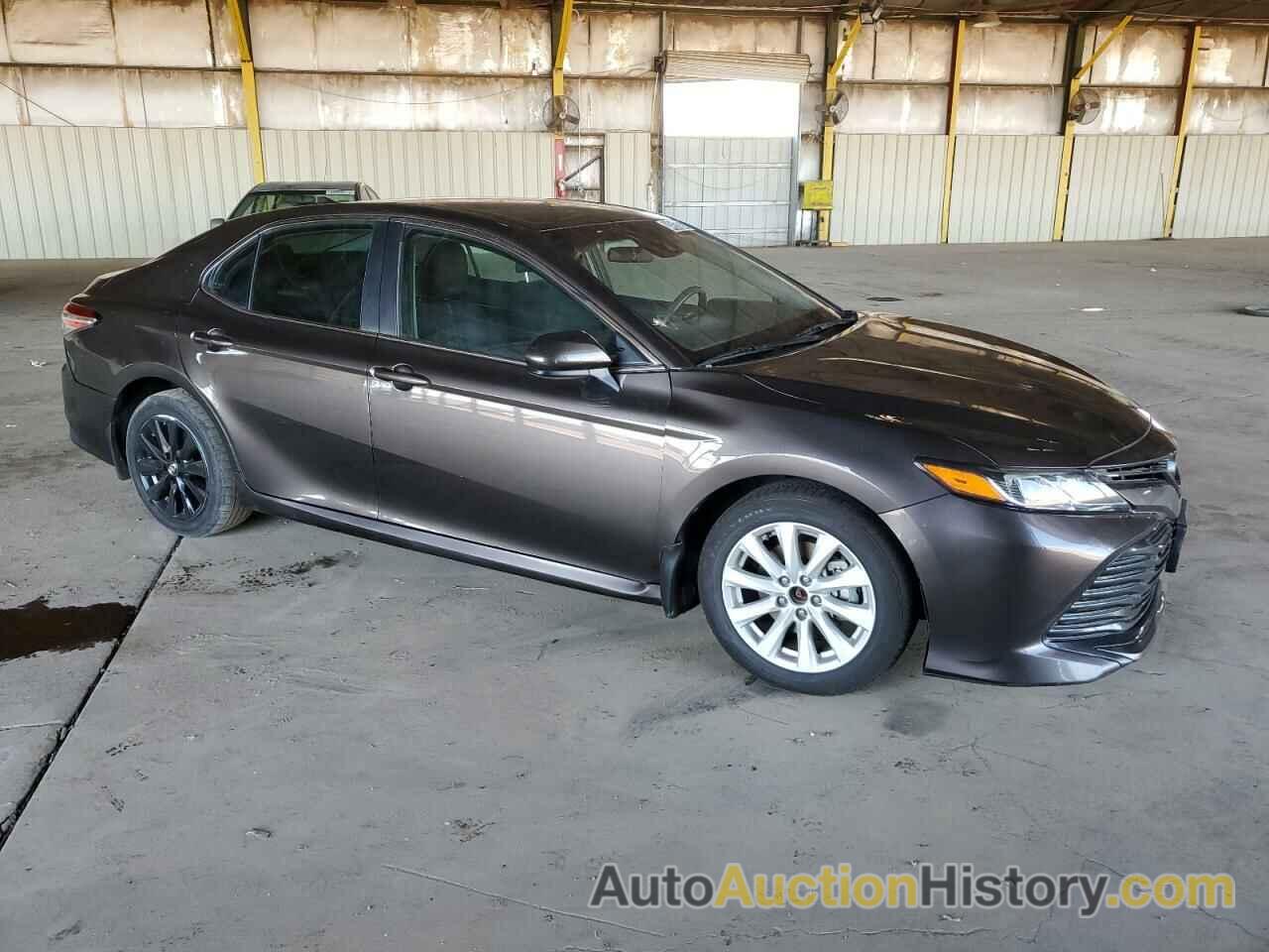 TOYOTA CAMRY LE, 4T1C11AK1LU909275