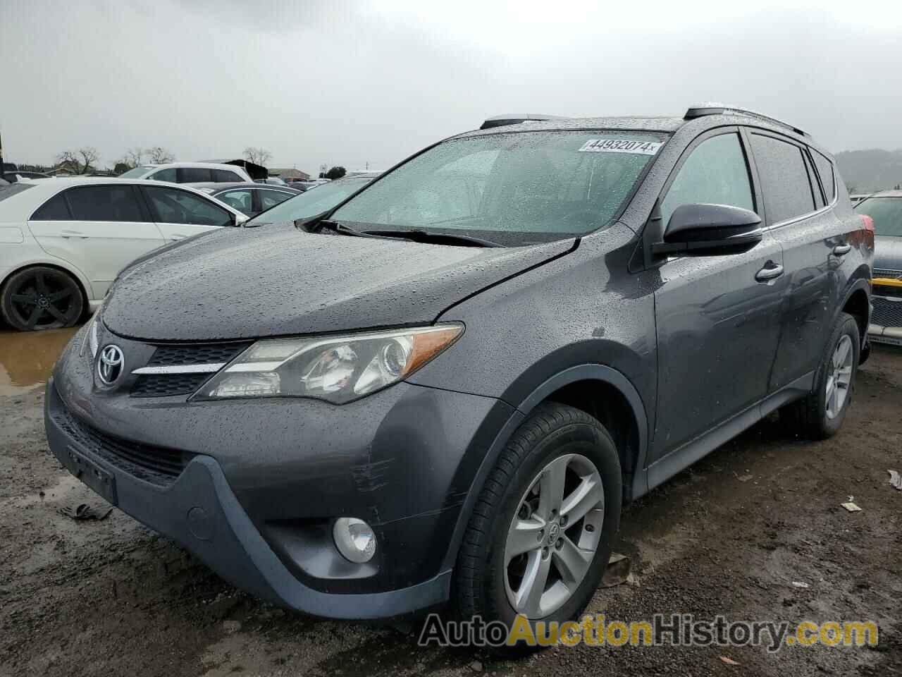 TOYOTA RAV4 XLE, 2T3RFREV9DW114496