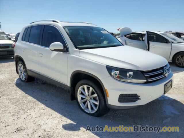 VOLKSWAGEN TIGUAN WOLFSBURG, WVGSV7AX4HK025378