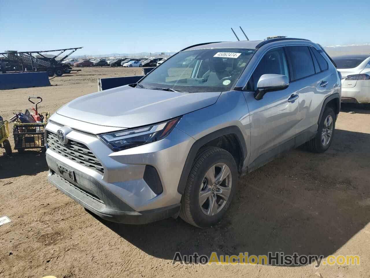 TOYOTA RAV4 XLE, 2T3P1RFV3PC332444