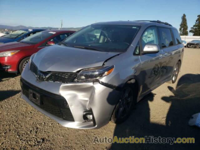 TOYOTA SIENNA SE, 5TDXZ3DC4JS932467