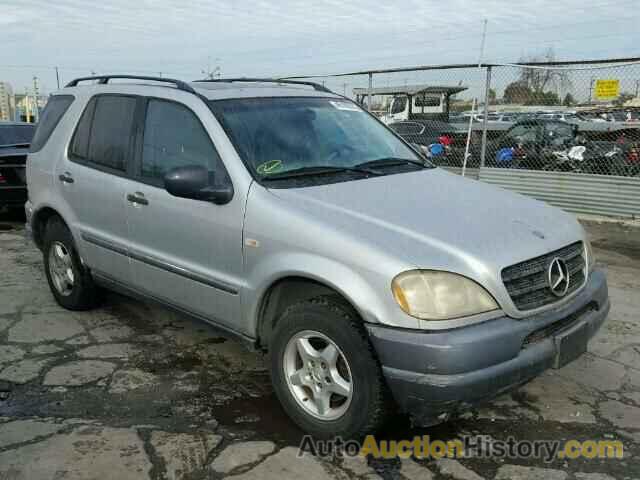 1999 MERCEDES-BENZ ML320, 4JGAB54E9XA111034