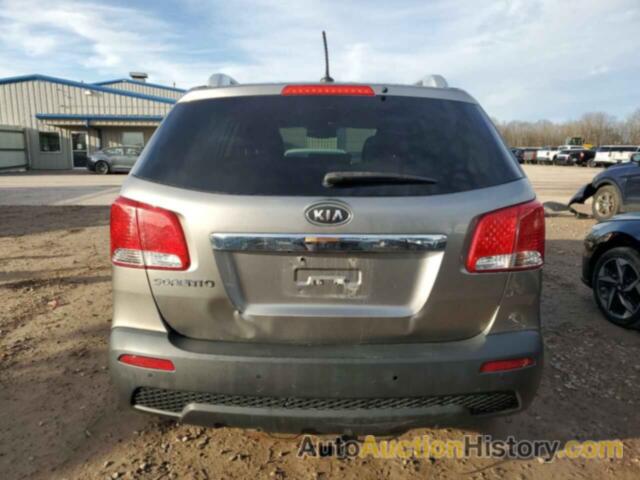 KIA SORENTO BASE, 5XYKT4A1XBG037326