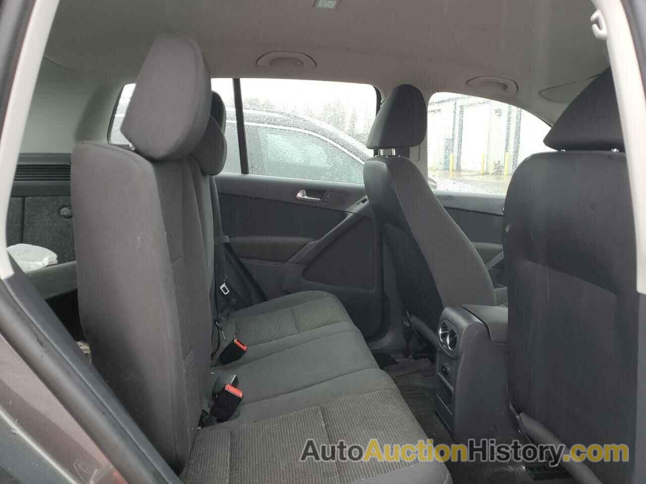 VOLKSWAGEN TIGUAN S, WVGAV3AXXEW522041