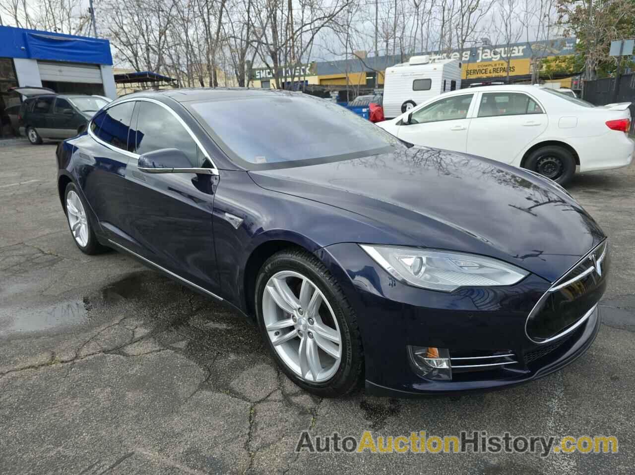 TESLA MODEL S, 5YJSA1CG5DFP21930