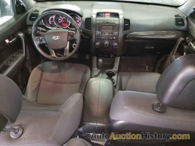 KIA SORENTO BASE, 5XYKTCA10BG074864