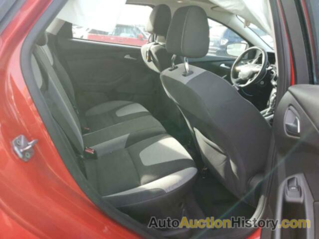 FORD FOCUS SE, 1FAHP3K23CL188262