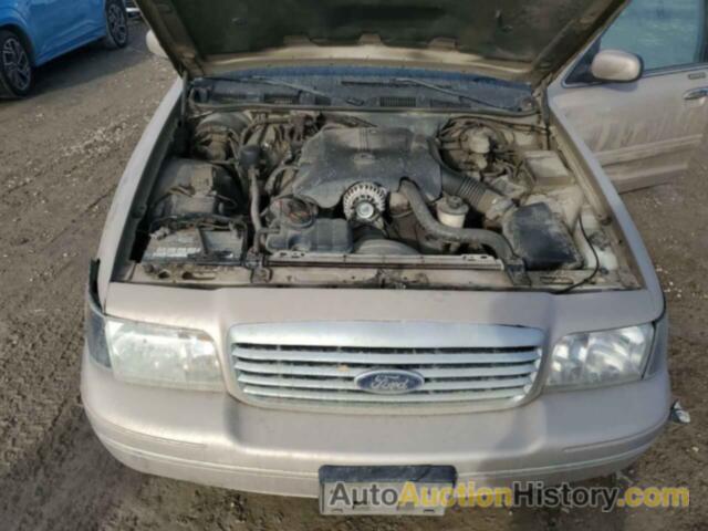 FORD CROWN VIC, 2FAFP73W8WX102368