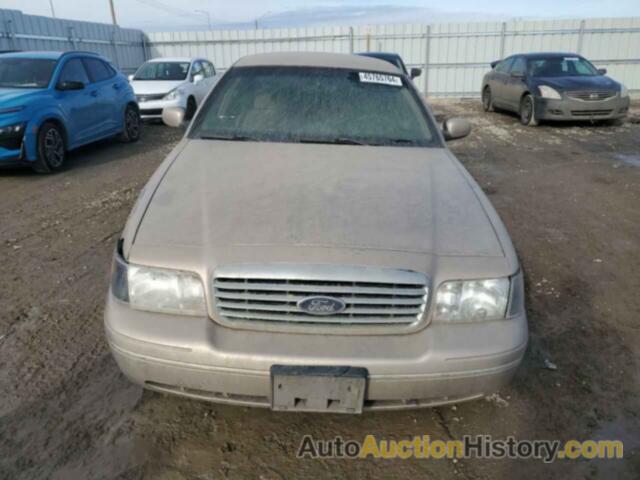 FORD CROWN VIC, 2FAFP73W8WX102368