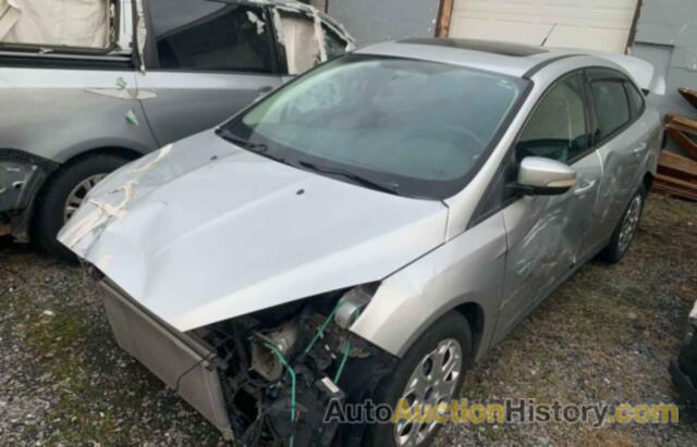 FORD FOCUS SE, 1FADP3F26FL317477