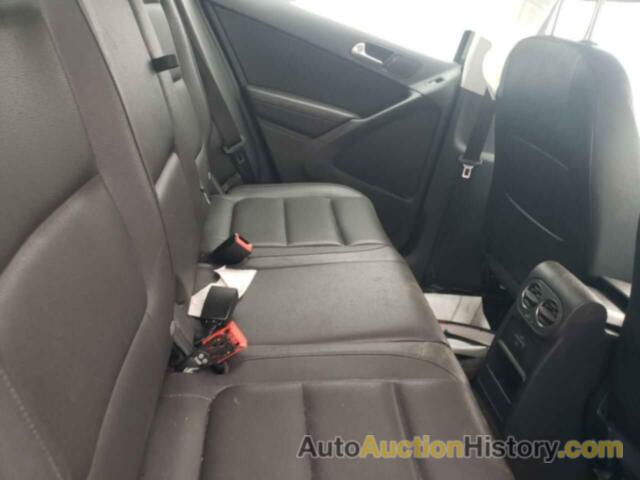 VOLKSWAGEN TIGUAN S, WVGBV7AX5HW511979