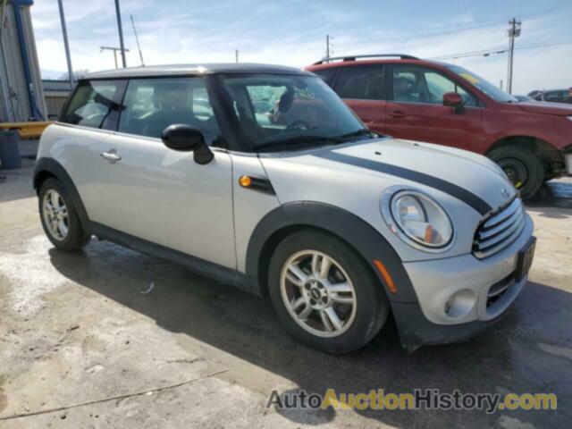 MINI COOPER, WMWSU3C51DT547611