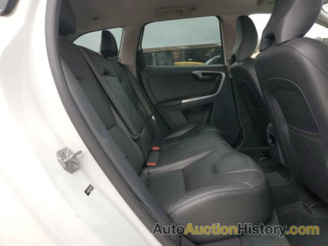 VOLVO XC60 T5 PREMIER, YV4612RK2G2820101