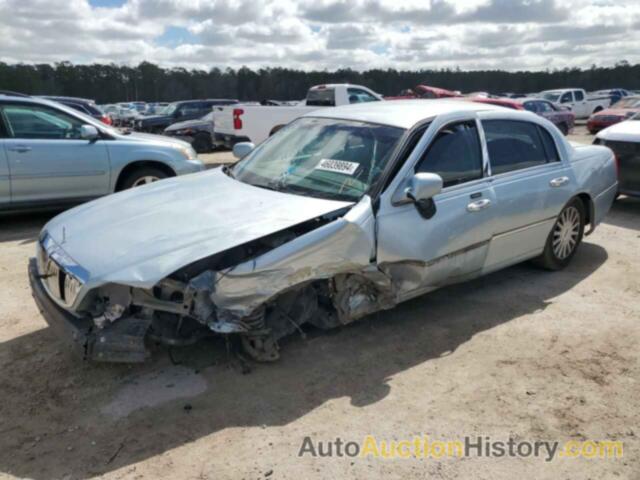 LINCOLN TOWNCAR SIGNATURE, 1LNHM81V76Y640437