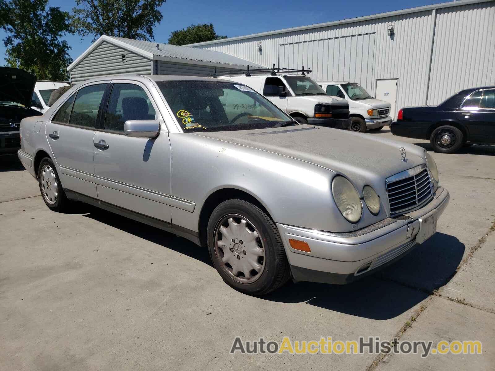 1999 MERCEDES-BENZ E CLASS 320, WDBJF65H8XA885538