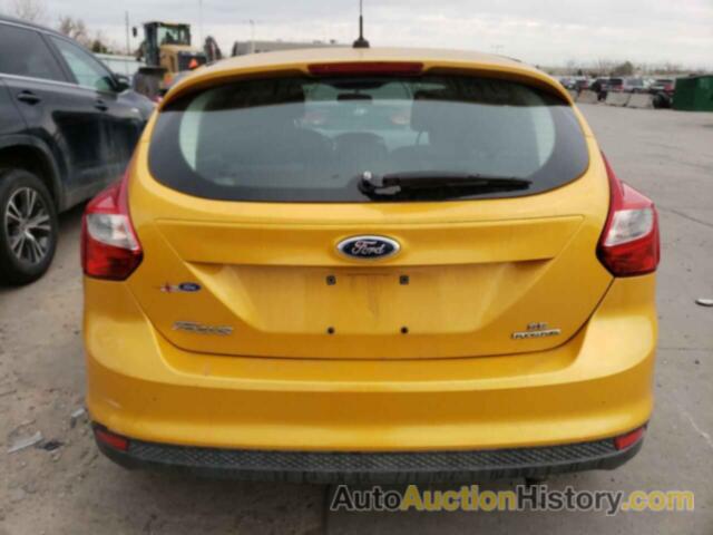 FORD FOCUS SE, 1FAHP3K21CL386192