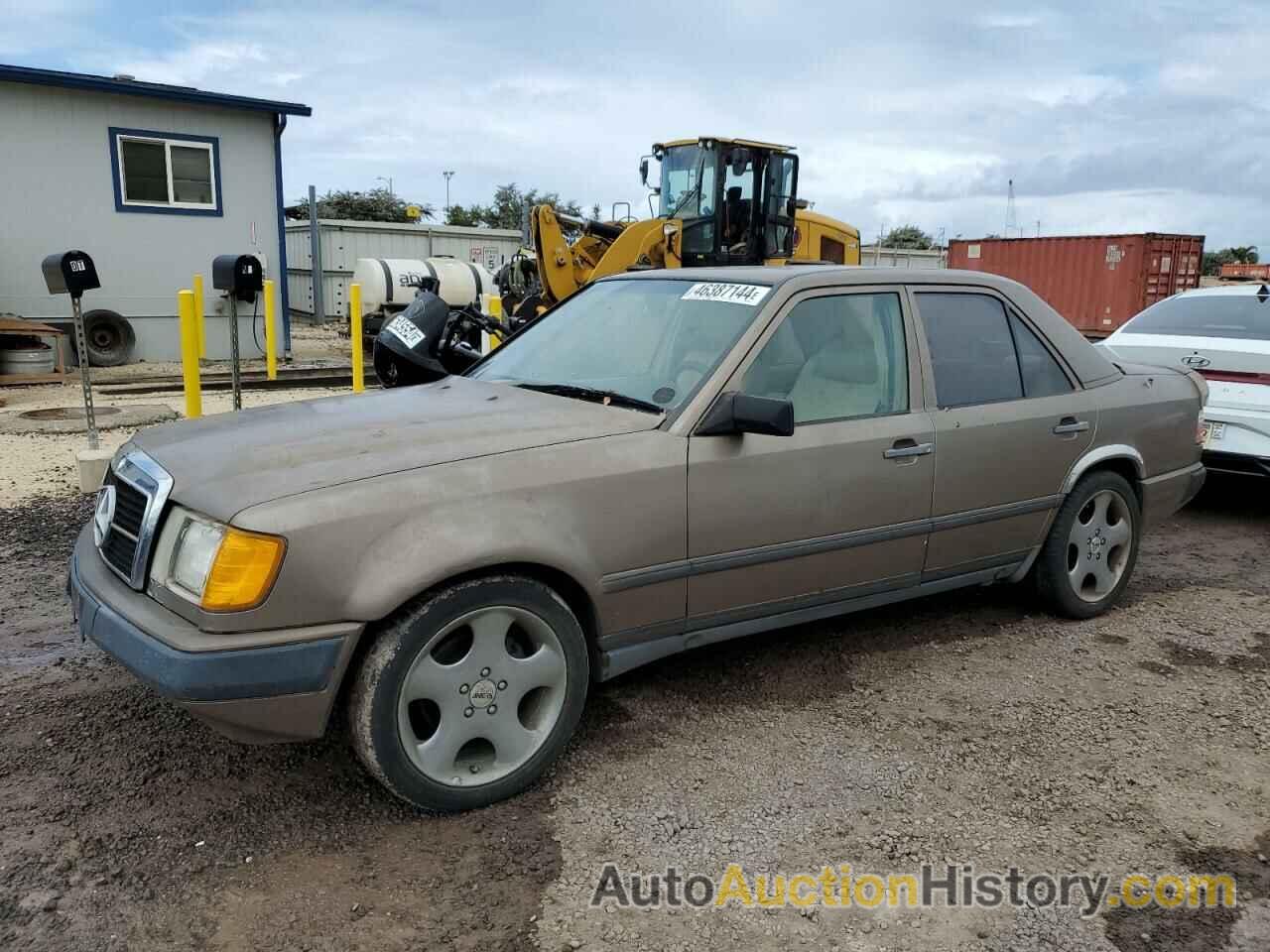 MERCEDES-BENZ 260-CLASS E, WDBEA26D6KB024009