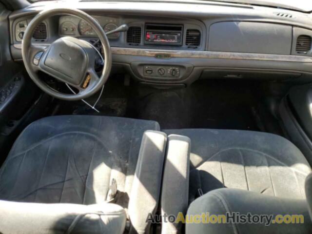 FORD CROWN VIC, 2FAFP73W6YX136036