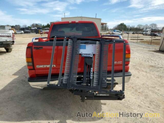 GMC SIERRA C1500, 1GTEC19T26Z215867