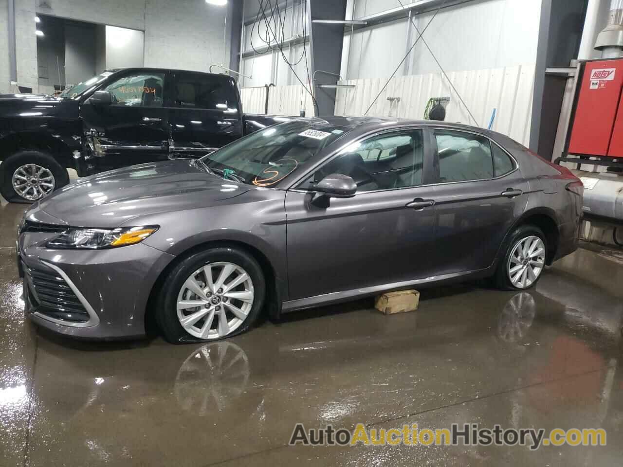 TOYOTA CAMRY LE, 4T1C11AK3PU833371