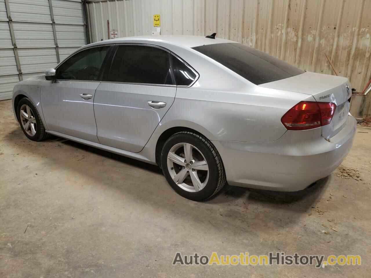 VOLKSWAGEN PASSAT S, 1VWAT7A32EC056795