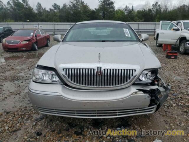 LINCOLN TOWNCAR SIGNATURE LIMITED, 2LNHM82W68X659670