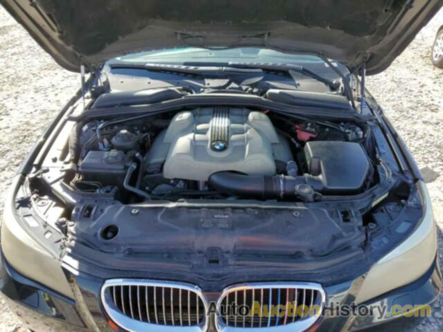 BMW 5 SERIES I, WBANB33505CN64632