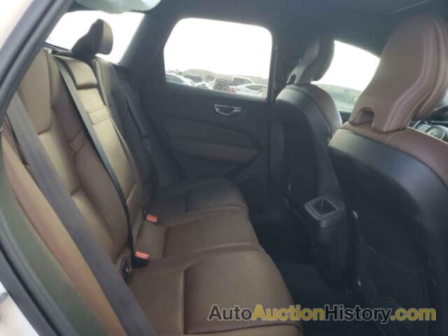 VOLVO XC60 T5 MOMENTUM, YV4102RK9M1682619