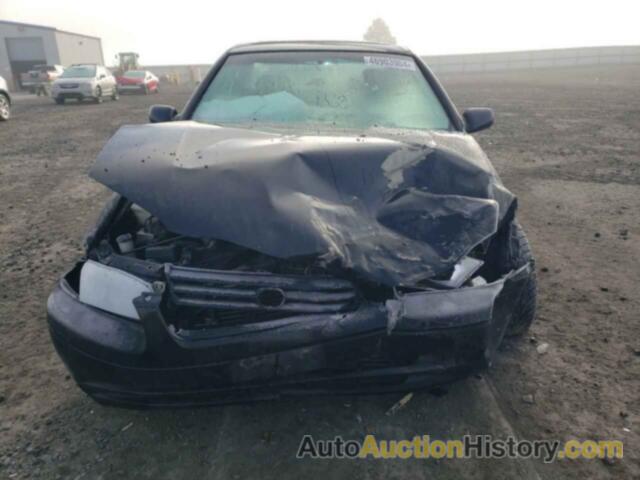 TOYOTA CAMRY LE, JT2BF28K4W0103528