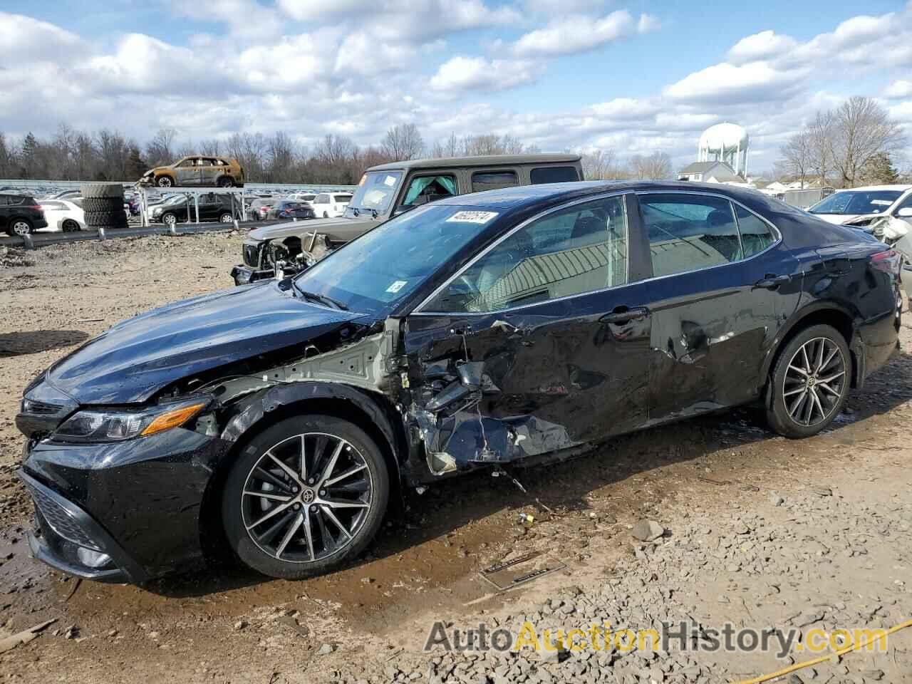 TOYOTA CAMRY SE, 4T1G11AK0MU421518