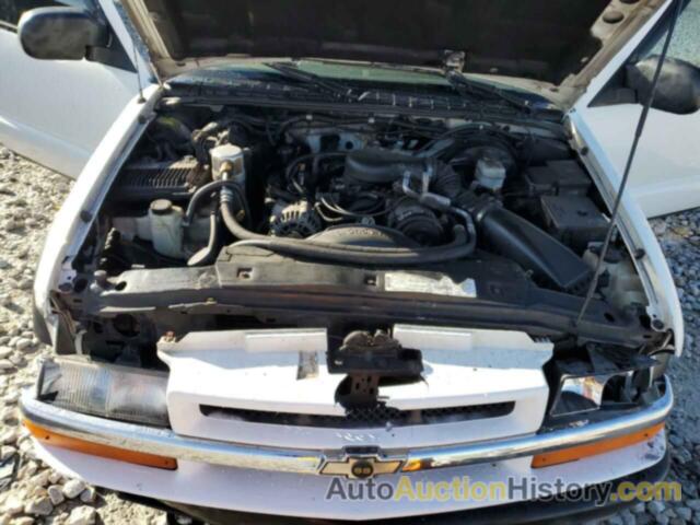 CHEVROLET S10 S10, 1GCCT19WXW8133943