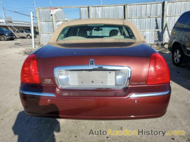 LINCOLN TOWNCAR EXECUTIVE, 1LNHM81W53Y700476