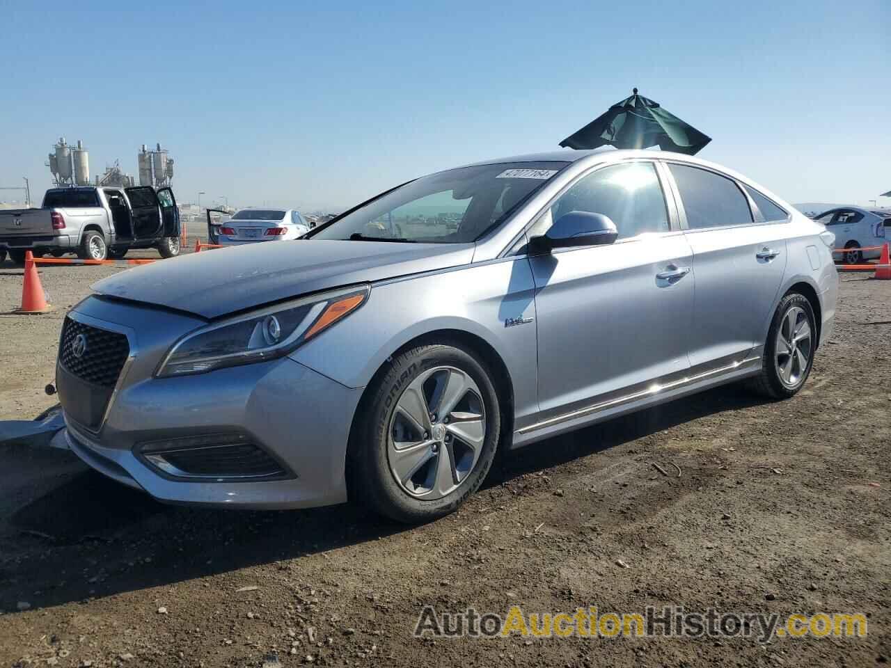 HYUNDAI SONATA HYBRID, KMHE34L17HA050971