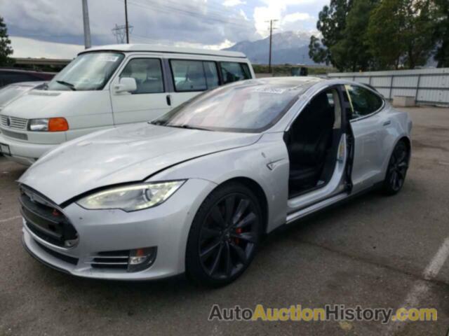 TESLA MODEL S, 5YJSA1CP6DFP10404